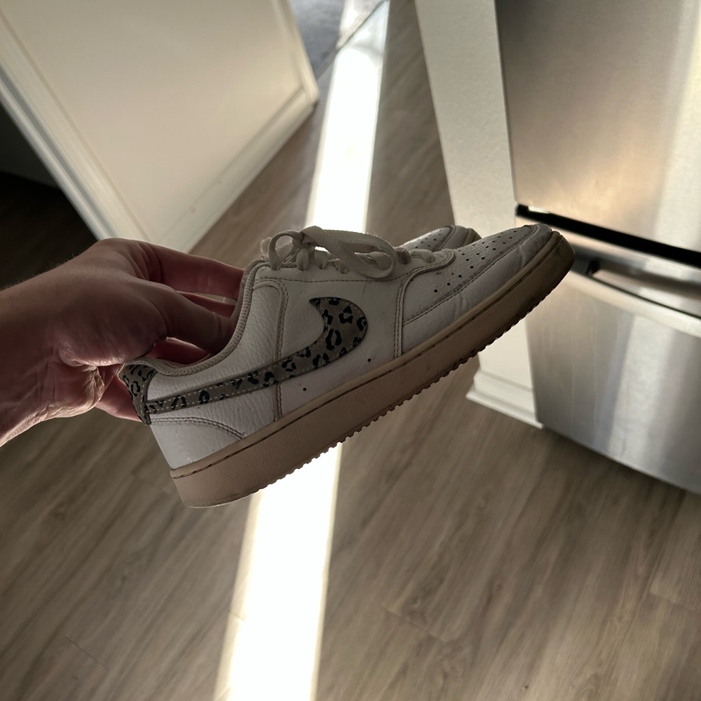 Women’s size 8.5 Air Force one’s